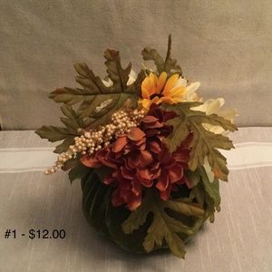 Decorative fall pumpkins